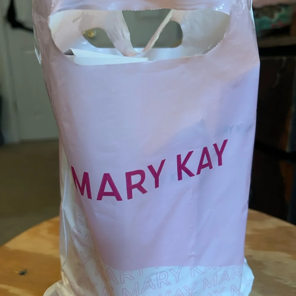 HOT DEAL! NIB.Mary Kay Mattifying Skincare.Purchased end of Nov. ‘25. - Picture 7 of 9